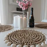 Morze Sztuki, Apartment Jantar